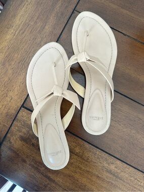 Blush colored Bow-Accent Women's Thong Sandals